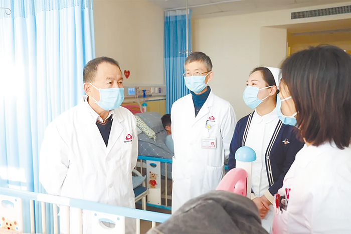 ���롰ǣ�֡�����˶�� ���׽�����Խ����